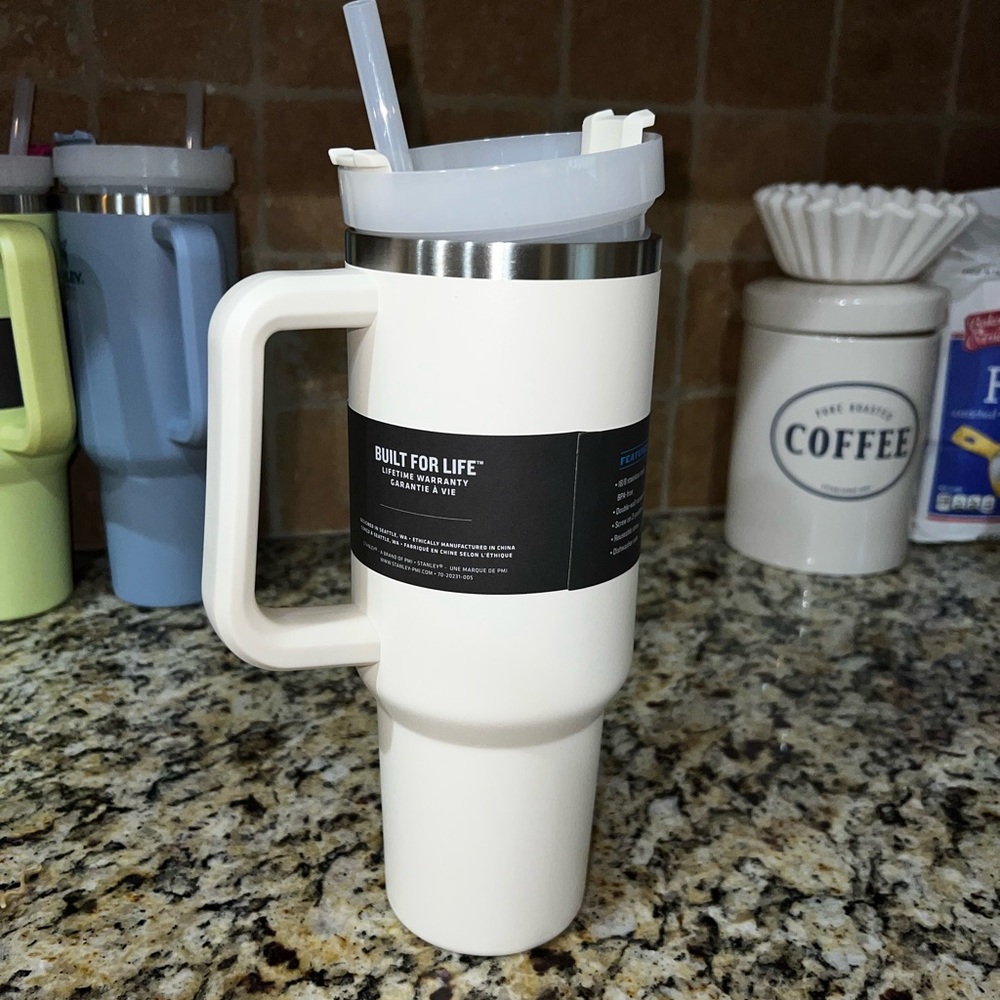 Cream Stanley cup 40oz sold out online
